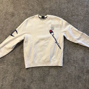 Men’s champion sweatshirt